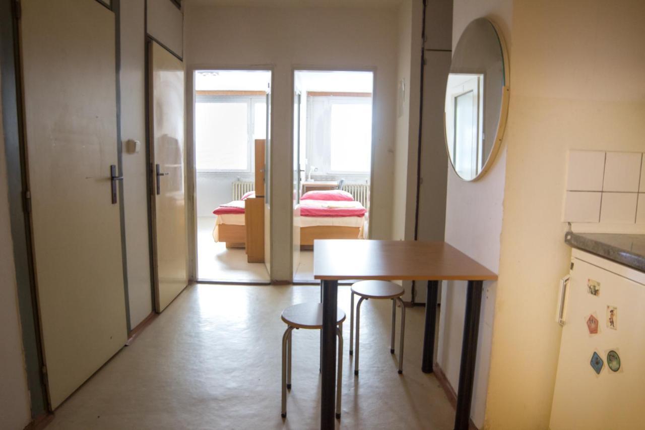 Hostel Blanice Prag Exteriör bild
